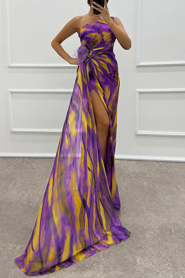 Illyra - Off-shoulder maxi-jurk met split en print