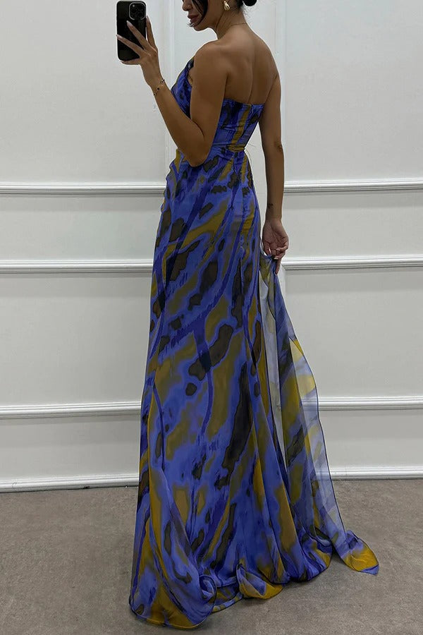 Illyra - Off-shoulder maxi-jurk met split en print