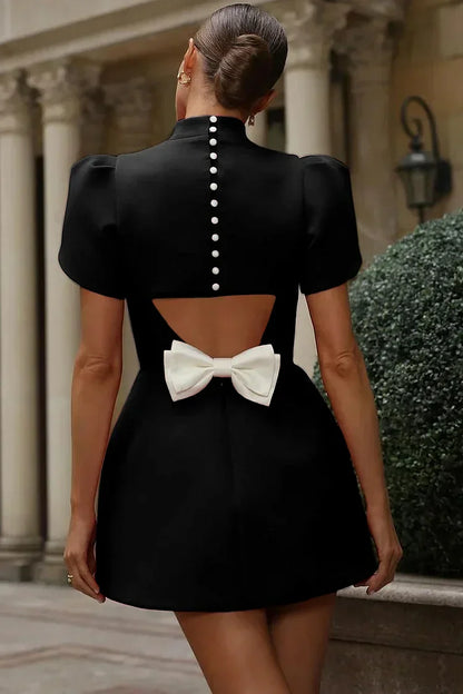 Lyraea - Elegante bloembladen mouwen mini -jurk